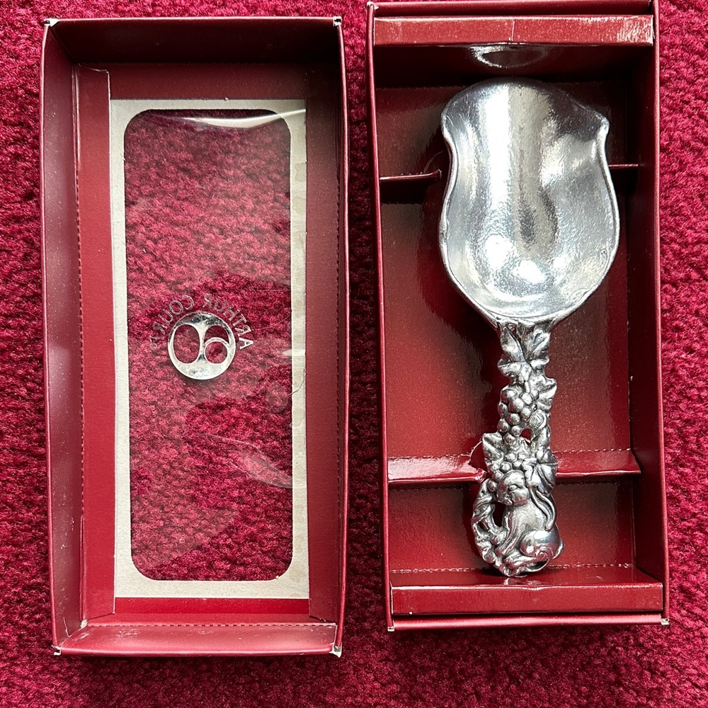 Arthur Court Bunny Clutch & Oblong Trays, Marble Cheese Board, Knife & Plane - Picture 8 of 10